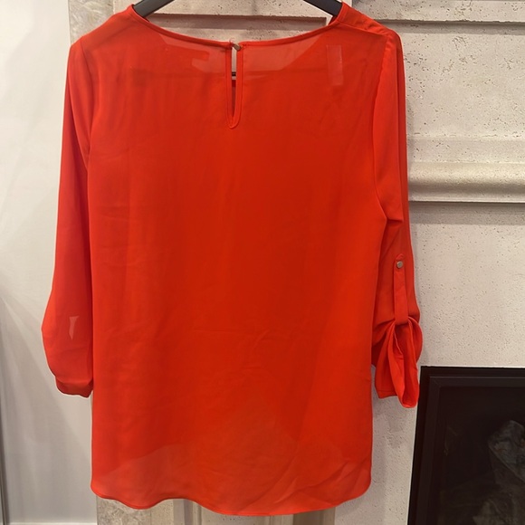 Red high low blouse. Worn once. Size medium - Picture 7 of 7